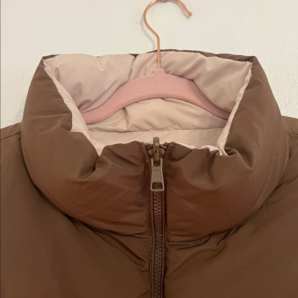 NWOT Love Tree Size M Quilted Brown/Beige Reversible Funnel Neck Puffer Vest - Picture 2 of 9